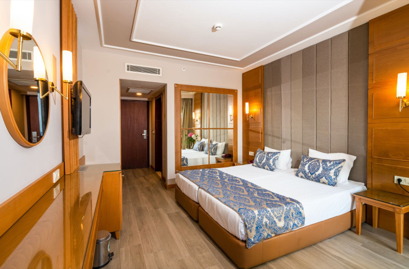 Royal Atlantis Beach