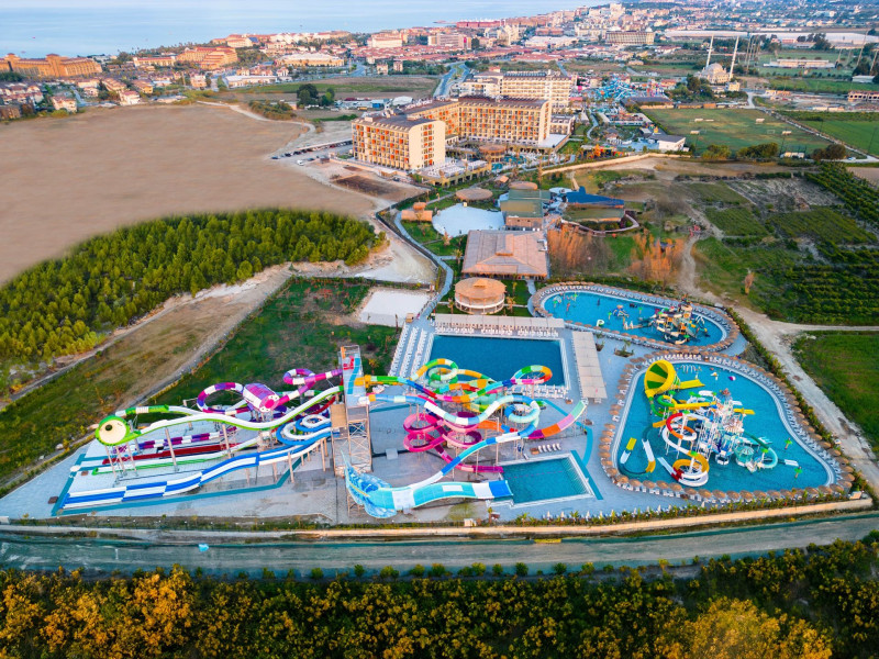 Dream Fun World Hotel