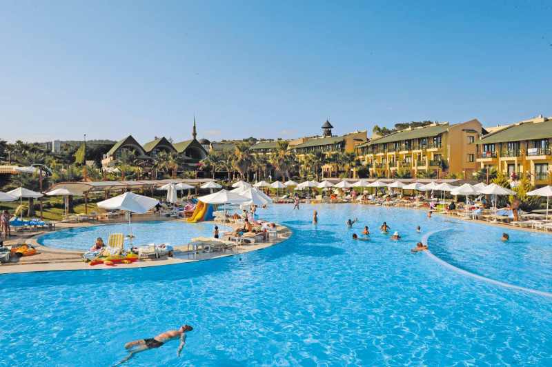 Oz Hotels Incekum Beach Resort