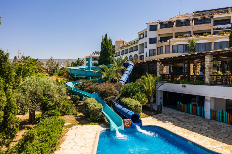 Coral Beach Hotel & Resort