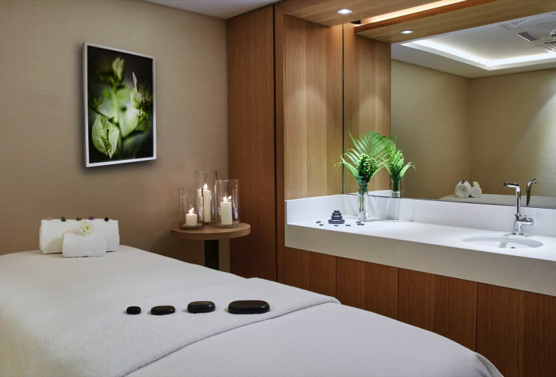 Hilton Garden Inn Dubai, Mall Avenue
