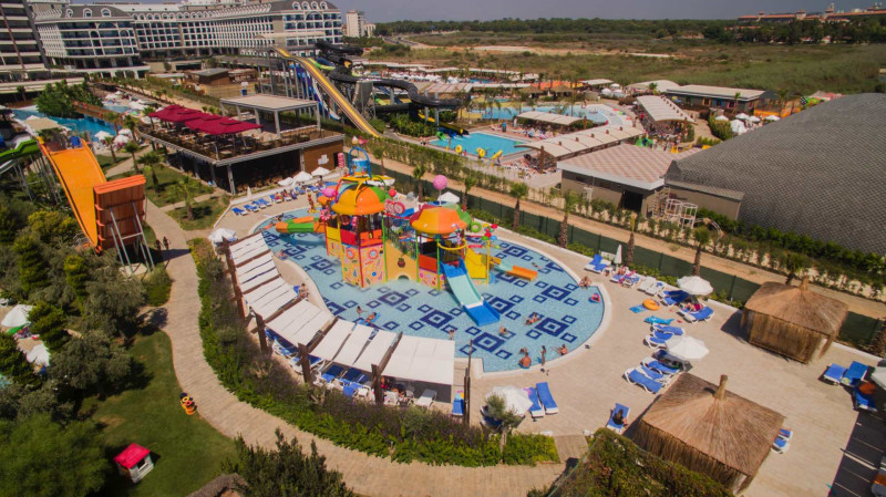 Saturn Palace Resort