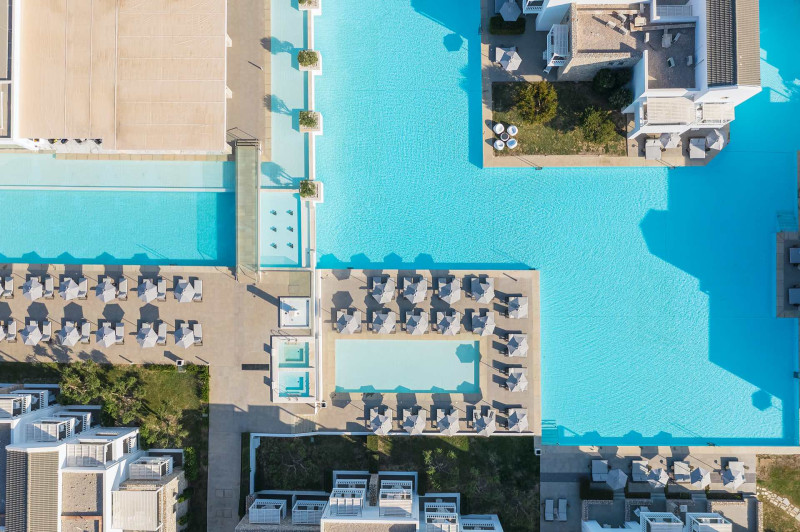 Diamond Deluxe Hotel