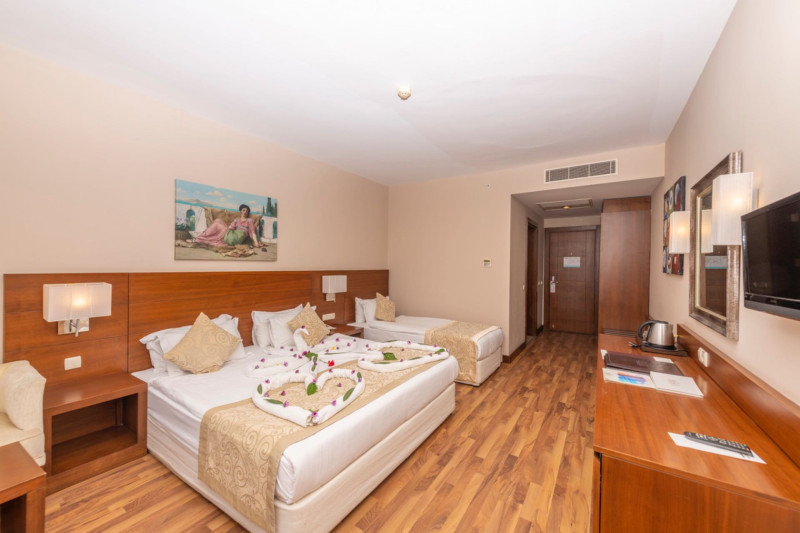 Roma Beach Resort & Spa