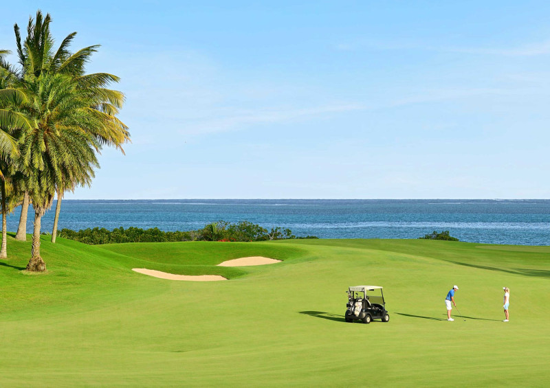 The Bay Club at Anahita