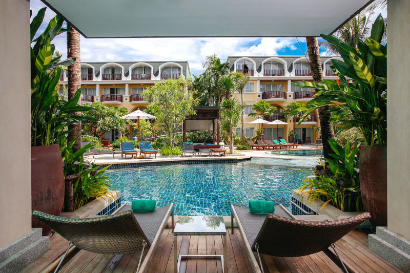 Phuket Graceland Resort