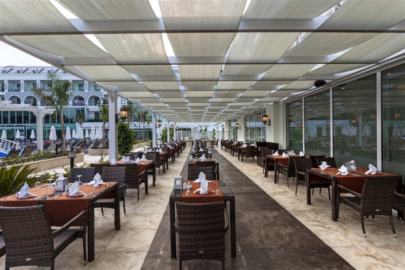 Karmir Resort & Spa