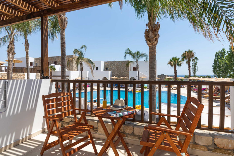 Costa Lindia Blue Star Resort & Spa