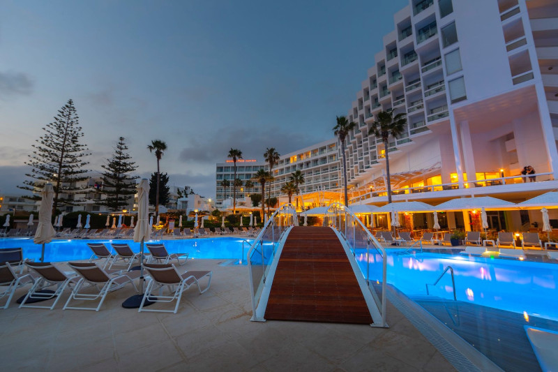 Leonardo Plaza Cypria Maris Beach Hotel & Spa