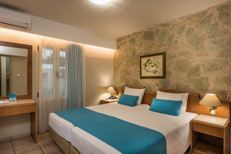 Elotis Suites