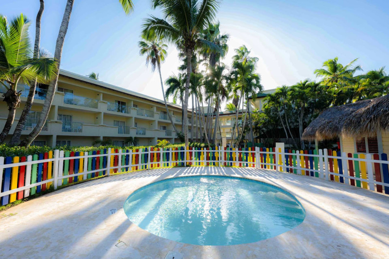 Coral Costa Caribe Beach Resort