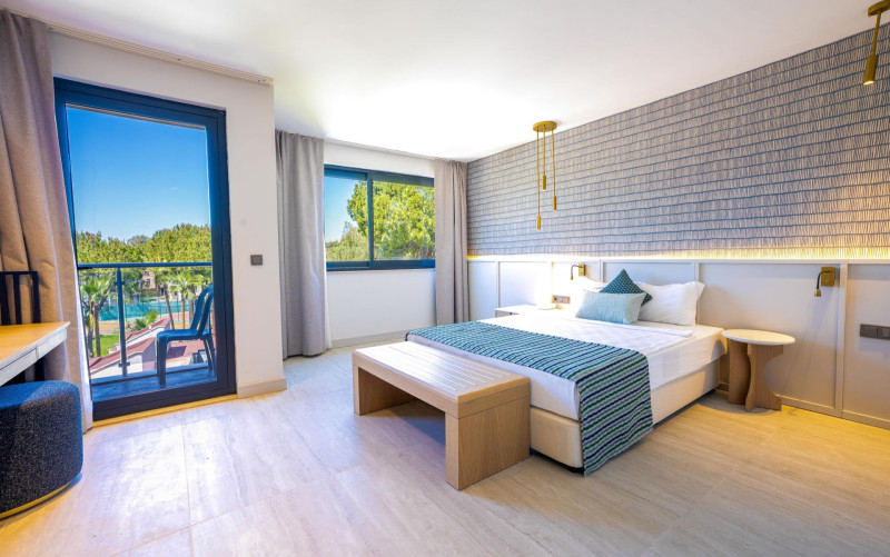 Mira Meridia Beach Resort Hotel