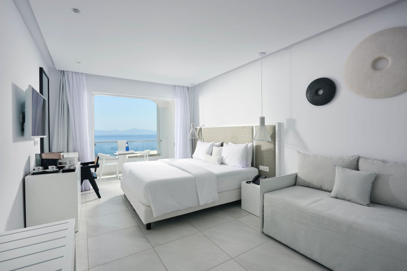 Dimitra Beach Hotel & Suites