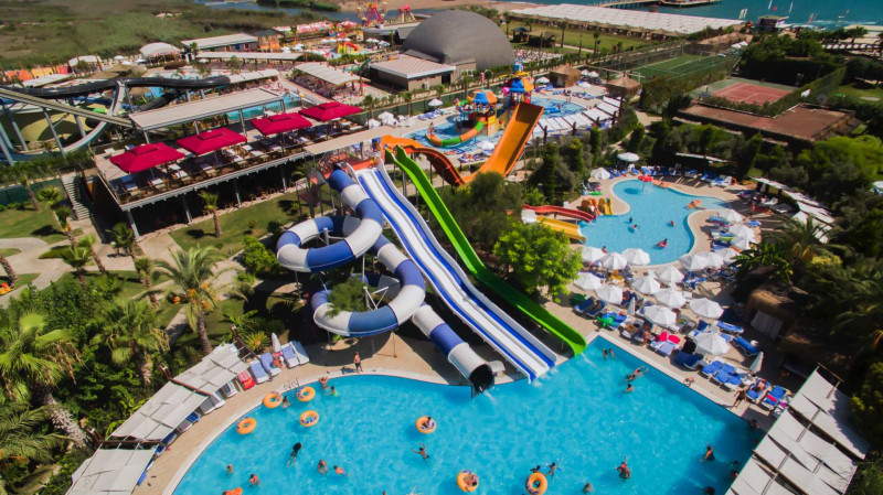 Saturn Palace Resort