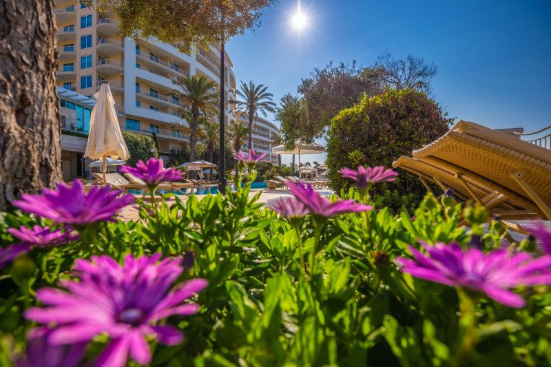 Radisson Blu Golden Sands Resort