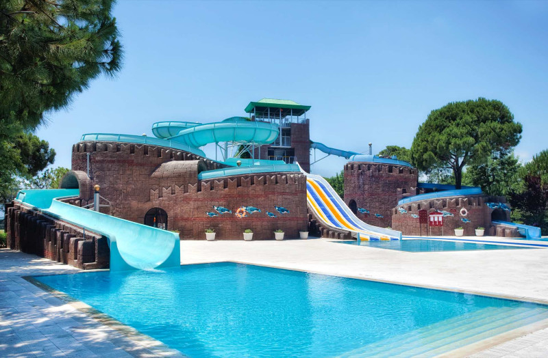 Kremlin Palace Deluxe