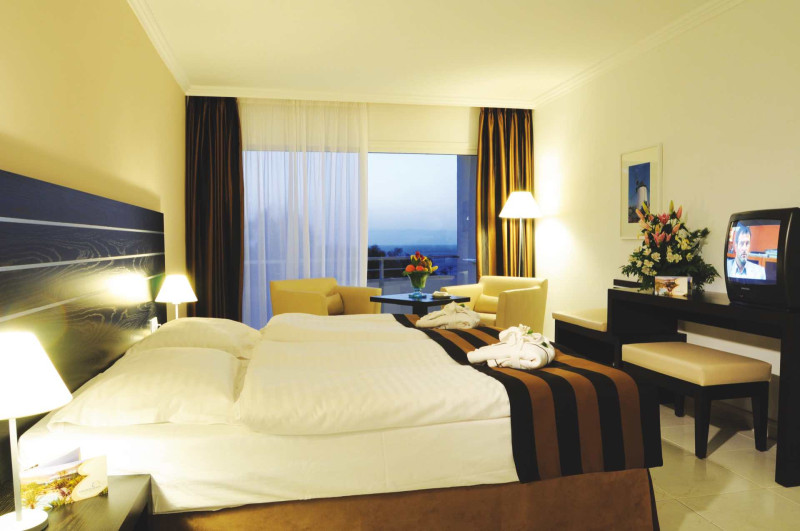 Allsun Esquinzo Beach