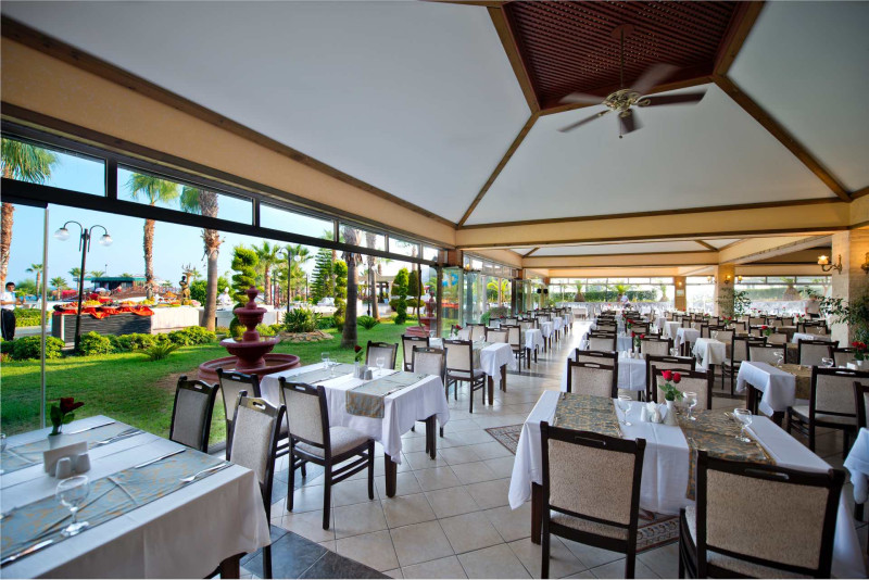 Oz Hotels Incekum Beach Resort