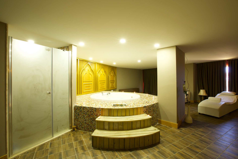 J'adore Deluxe Hotel & Spa