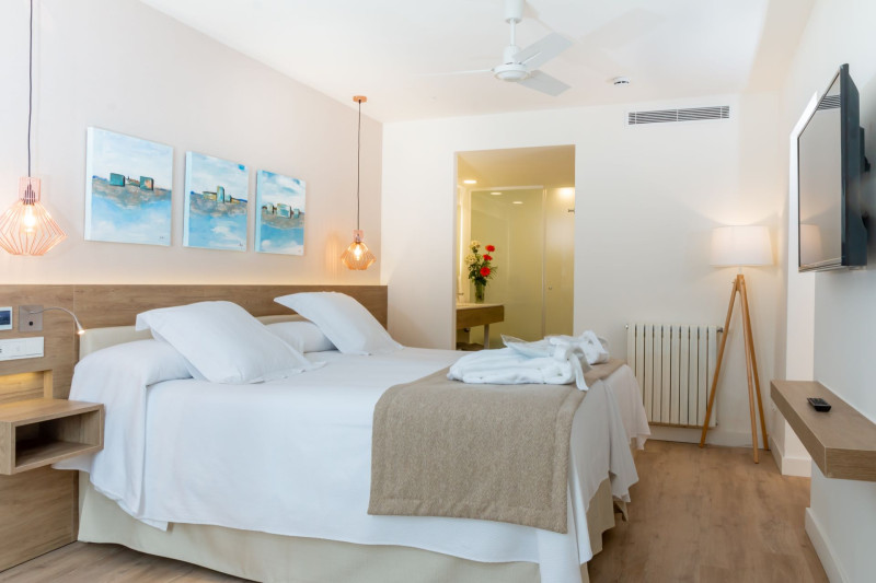 Valentin Somni Hotel & Suites