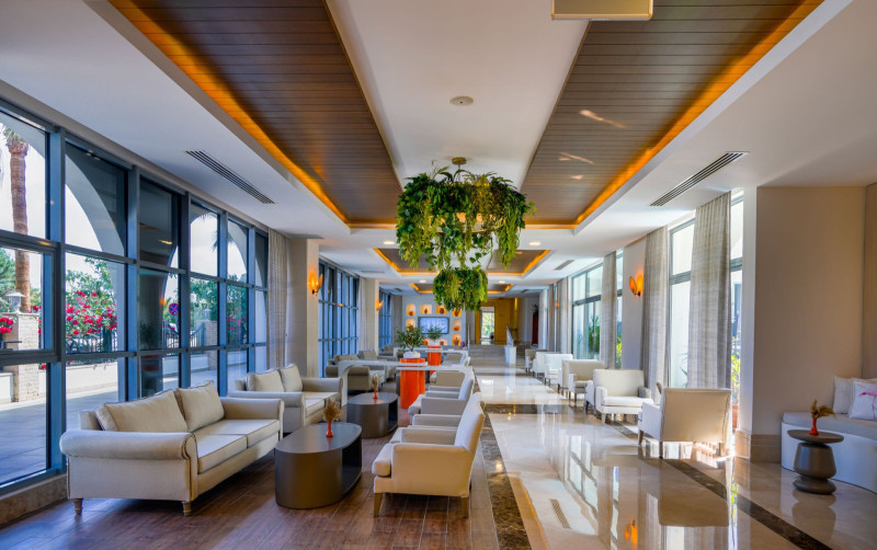 Side Aluna Hotel