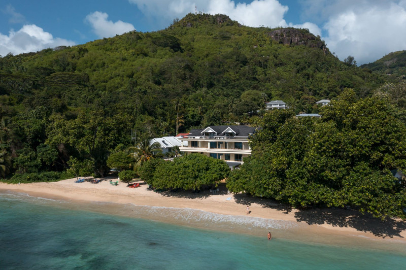 Crown Beach Hotel