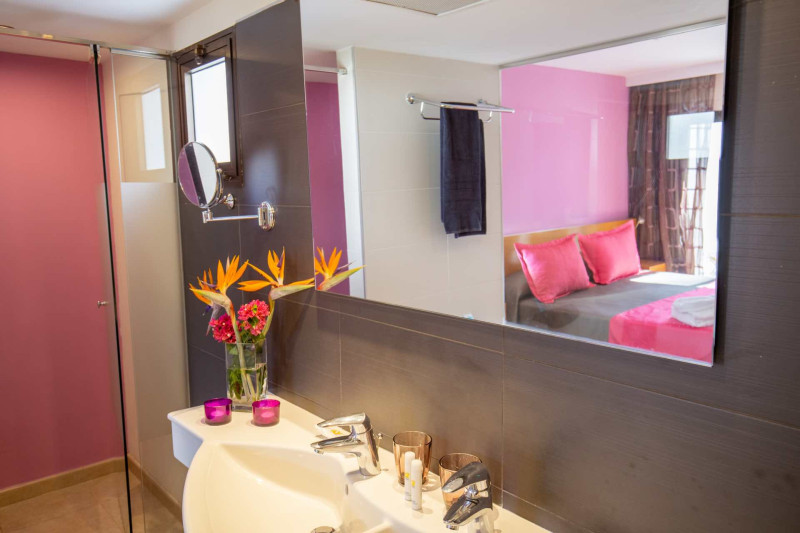 R2 Romantic Fantasia Dream