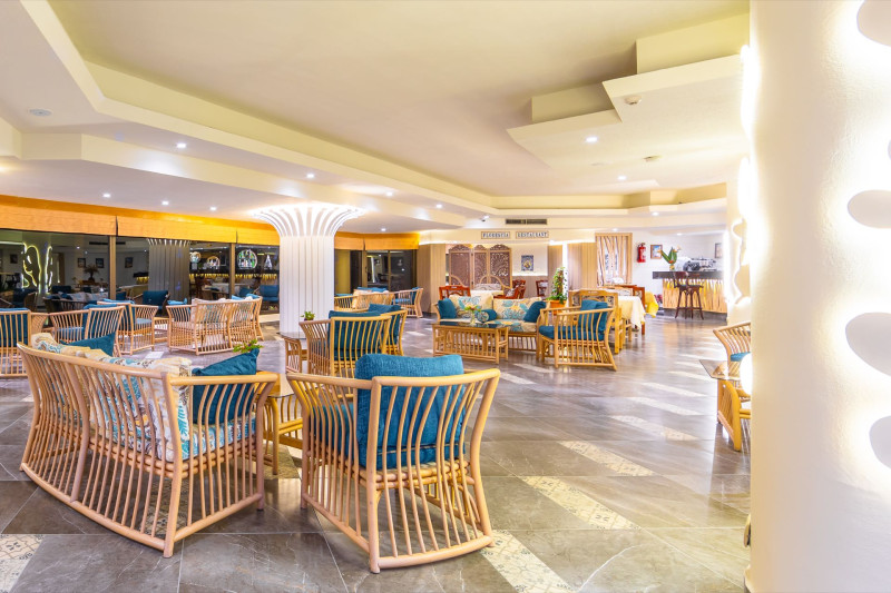 Flamenco Beach & Resort