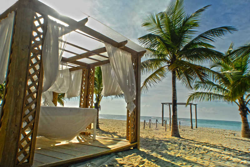 Coral Costa Caribe Beach Resort