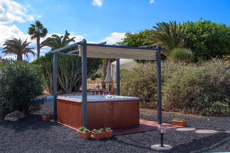 LIVVO Risco del Gato Suites