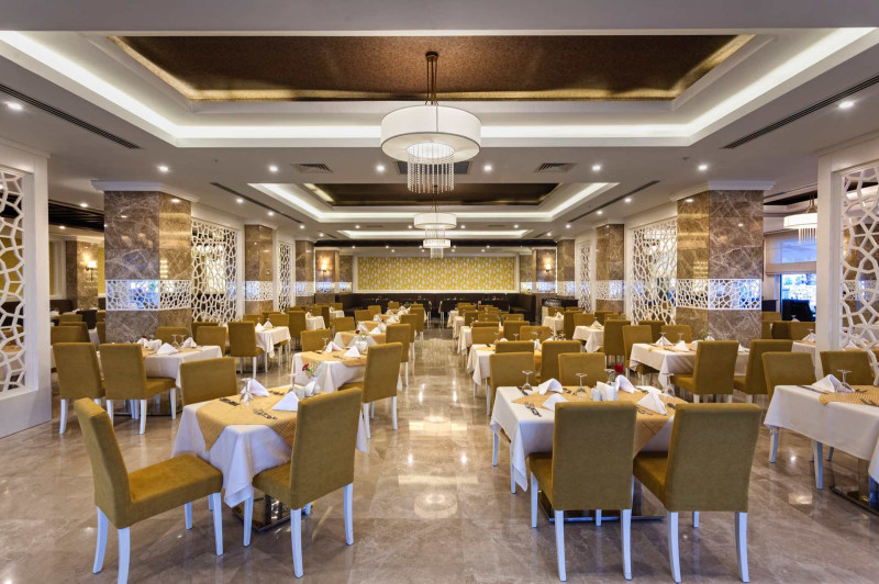 Karmir Resort & Spa