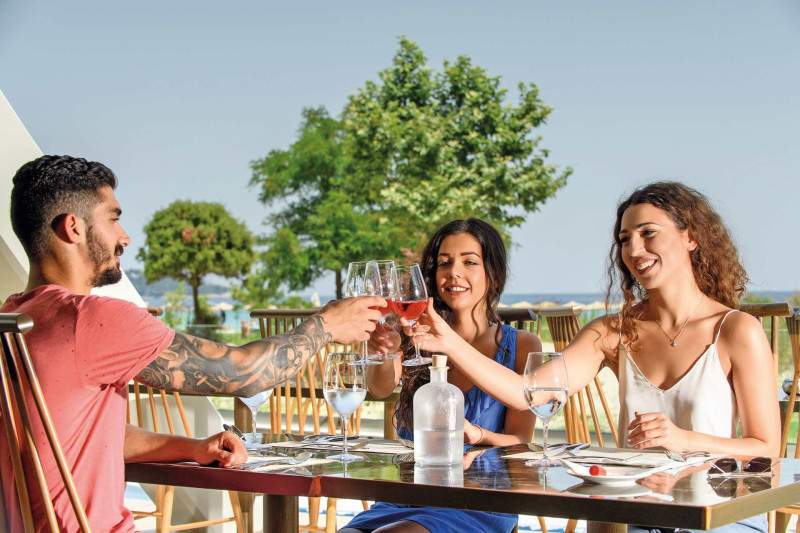 Alexandra Golden Boutique