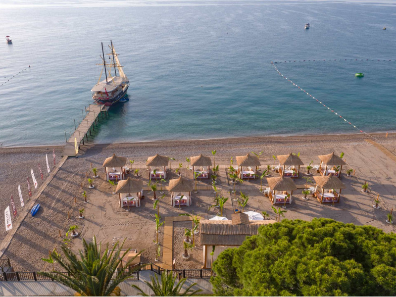 Pirates Beach Club
