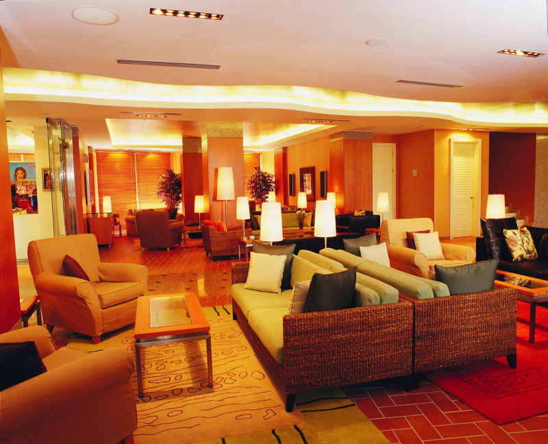 Elegance Hotel