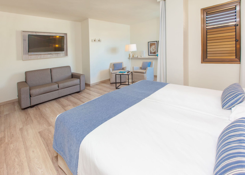 Corallium Beach by Lopesan Hotels