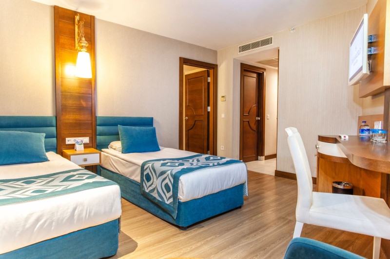 Dream World Resort & Spa