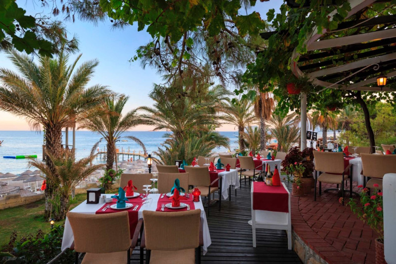 Pirates Beach Club