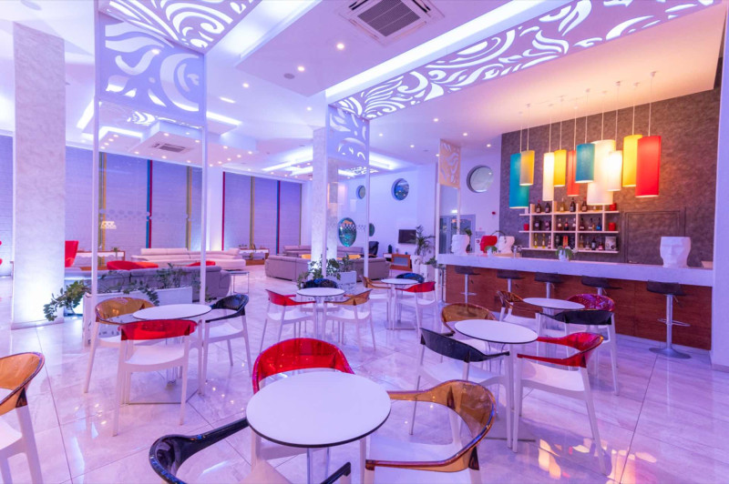 Nicholas Color Hotel