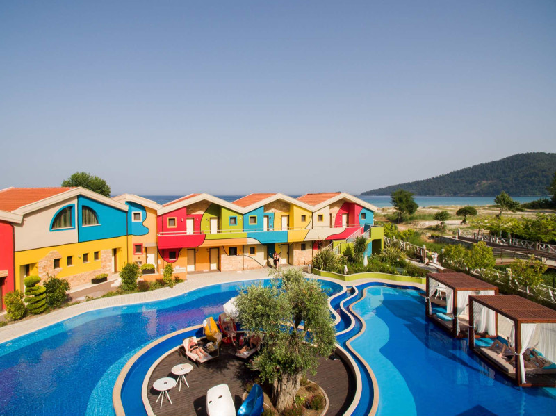 Alexandra Golden Boutique