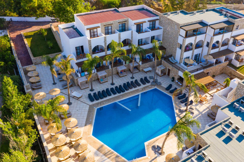 Costa Lindia Blue Star Resort & Spa