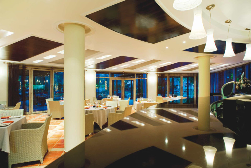 Le Meridien Al Aqah Beach Resort