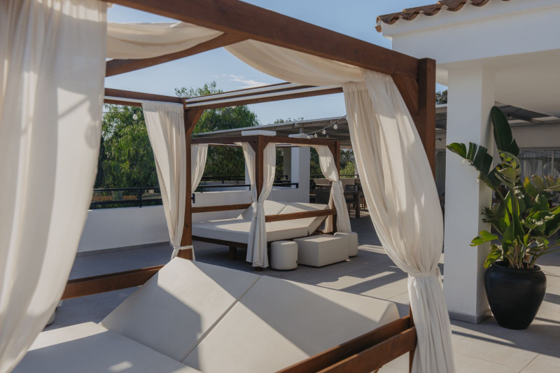 FERGUS Style Bahamas