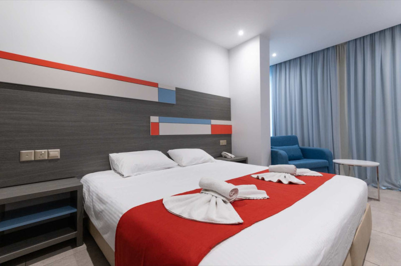 Nicholas Color Hotel