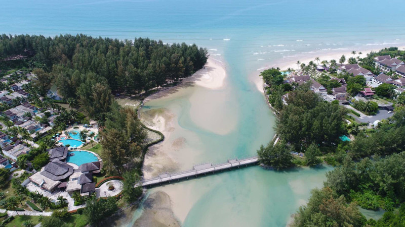 Apsara Beachfront Resort & Villas