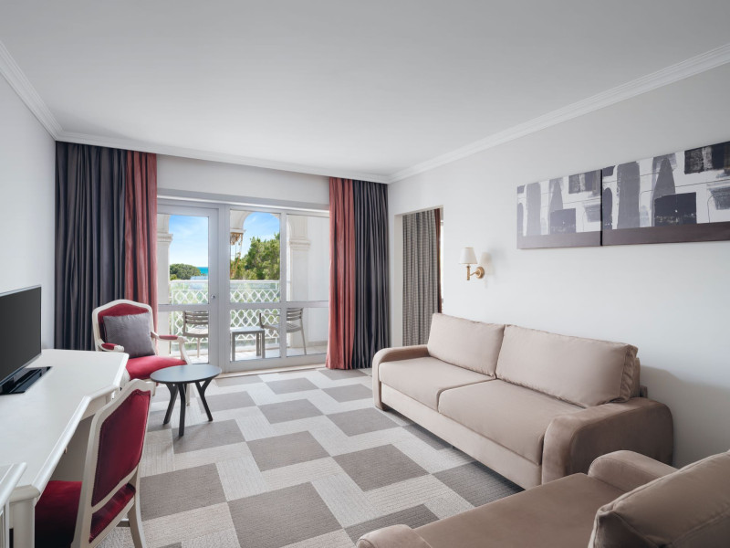 Kremlin Palace Deluxe