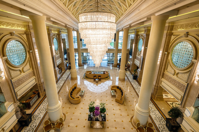 The Ritz-Carlton Abu Dhabi, Grand Canal