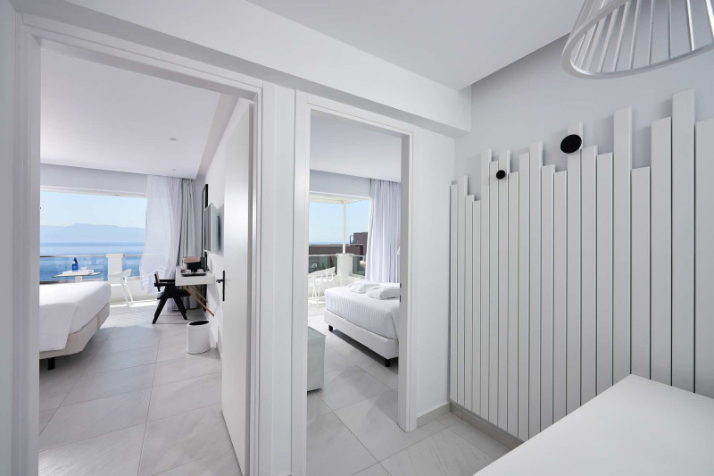 Dimitra Beach Hotel & Suites