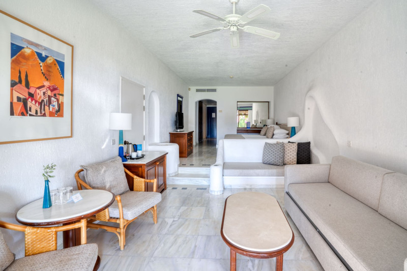 Coral Beach Hotel & Resort