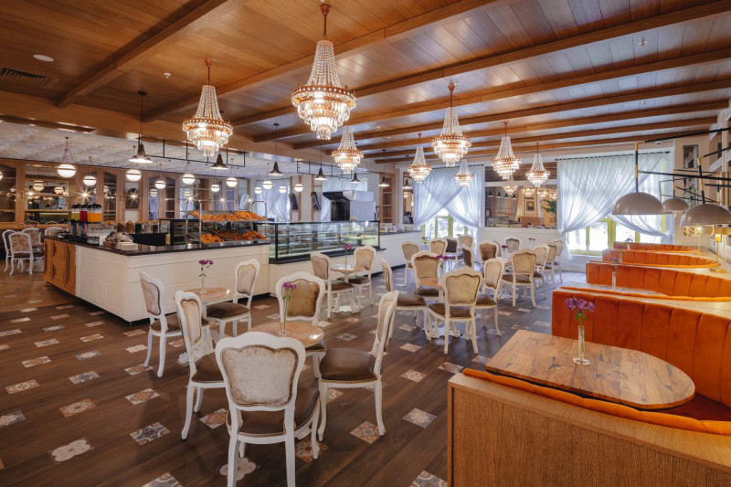 Kremlin Palace Deluxe