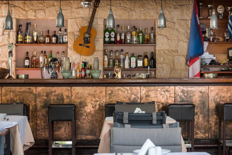 Elotis Suites
